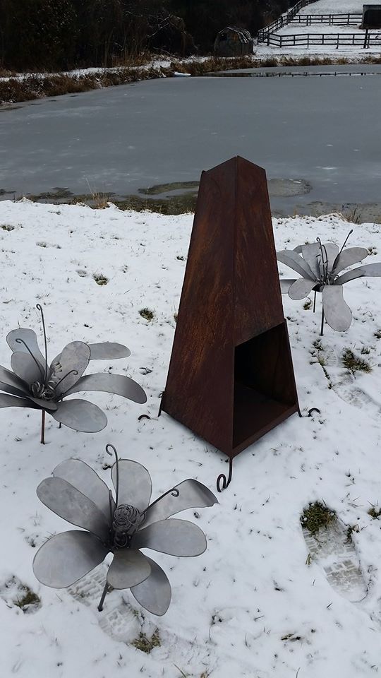 custom made rusted surface firepit by ImagineMetalArt